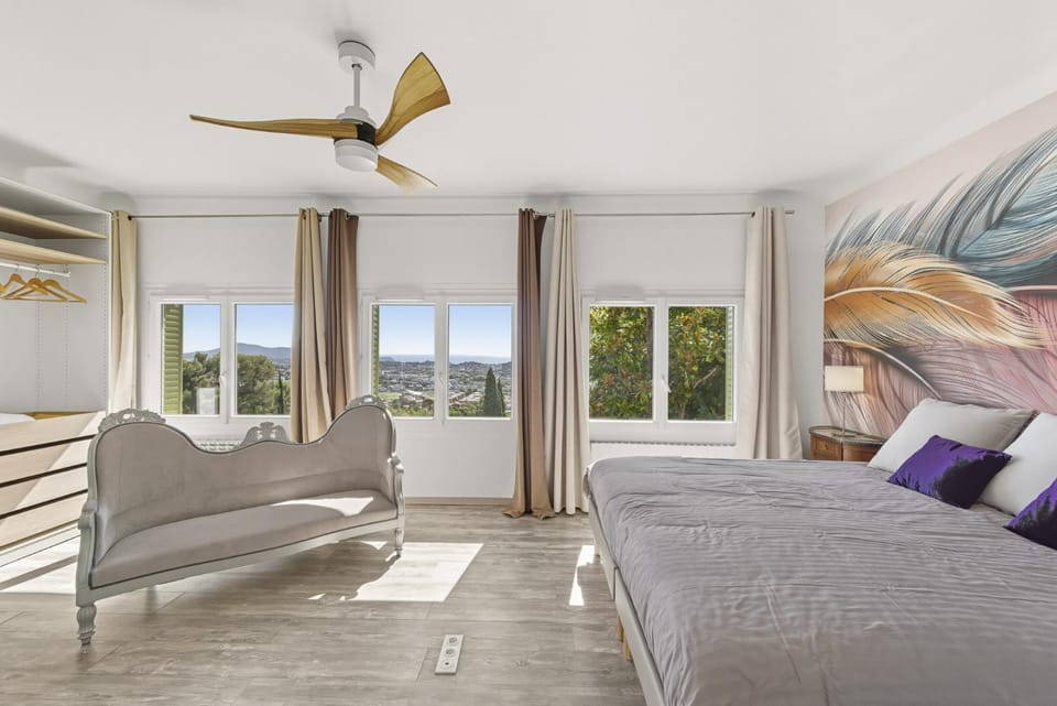 Villa vue mer panoramique & piscine chauffée Villa in Toulon