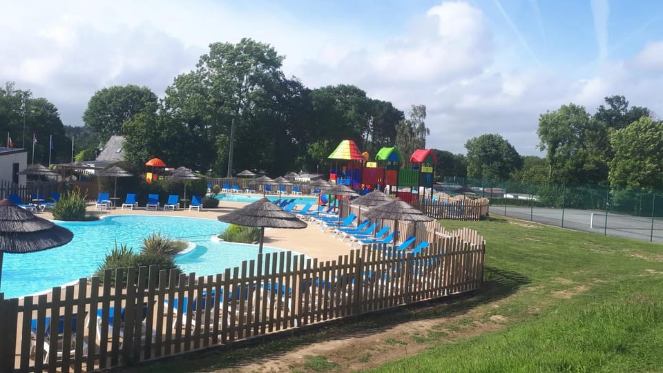 Bungalow charmant à Clohars-Carnoët - 38 m² avec piscine House in Clohars-Carnoët