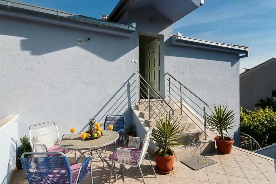 Day, Balcony/Terrace, Seating area