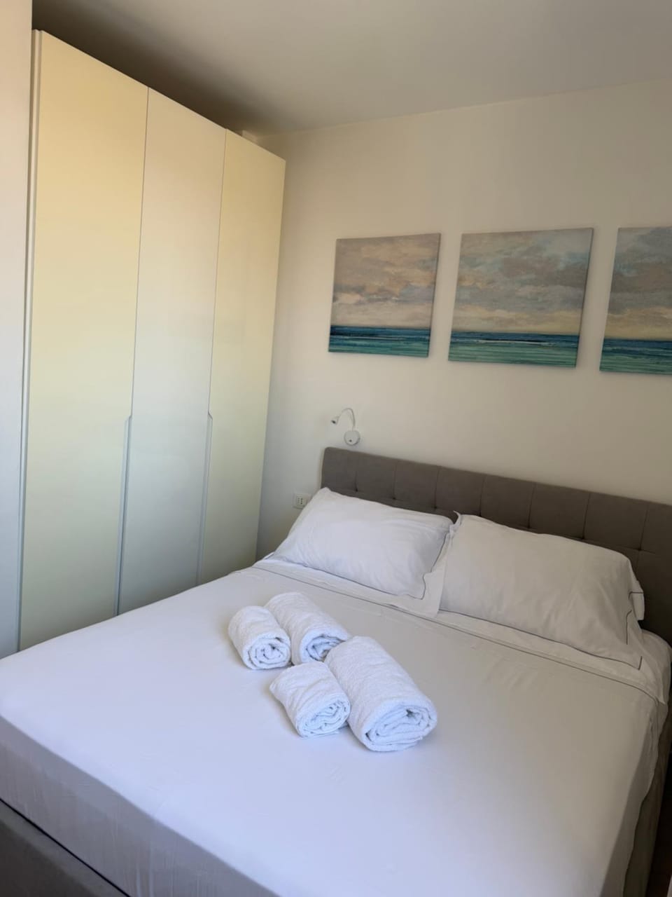 Bedroom, wardrobe