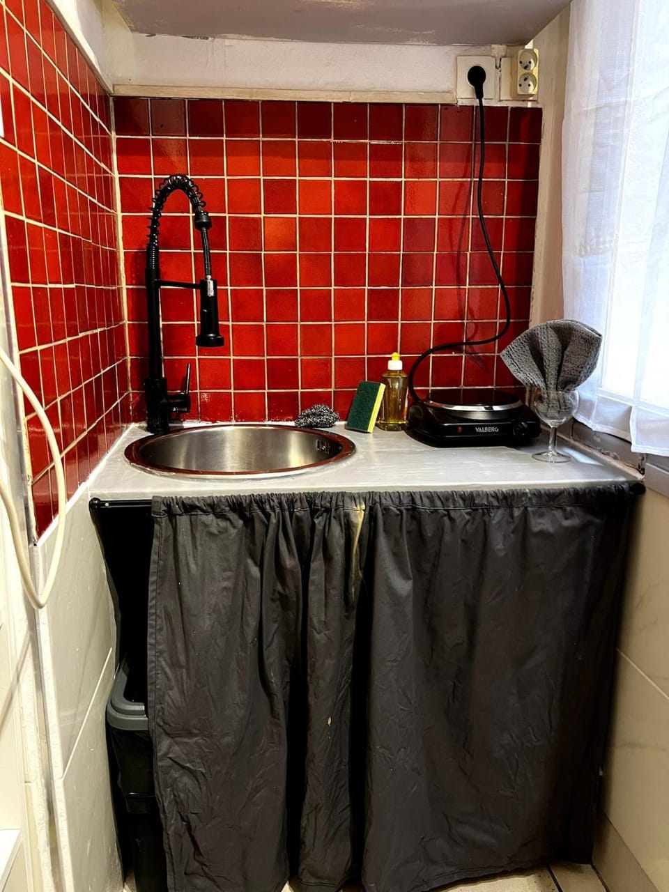 Kitchen or kitchenette, stove, stove, kitchen