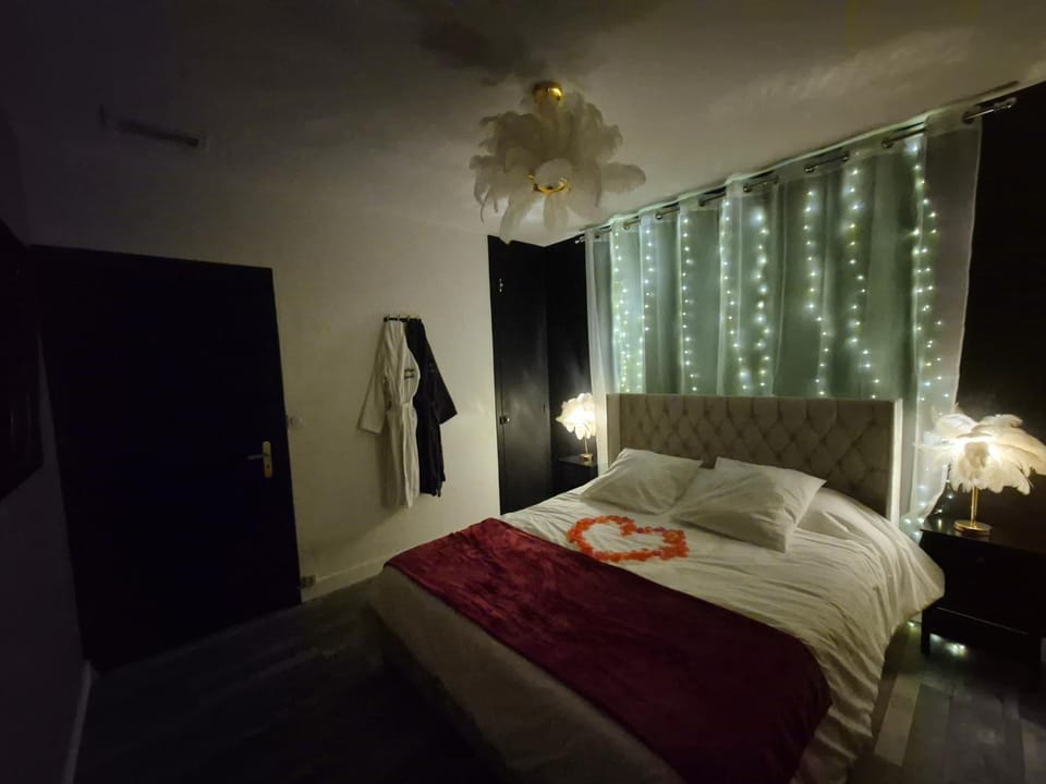 Bed, Bedroom