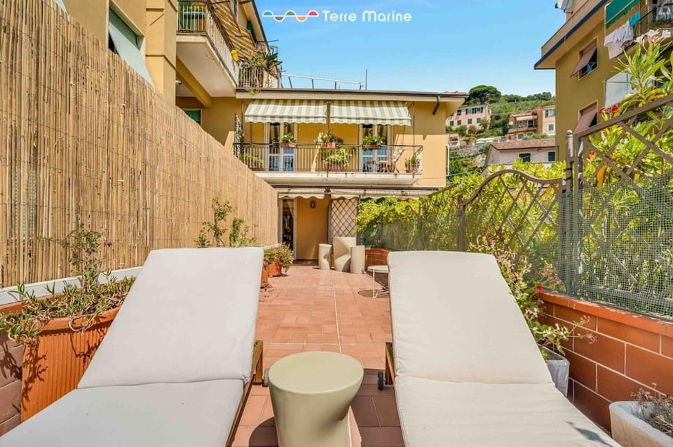 Blue Sign, TerreMarine Apartment in Province of Massa and Carrara
