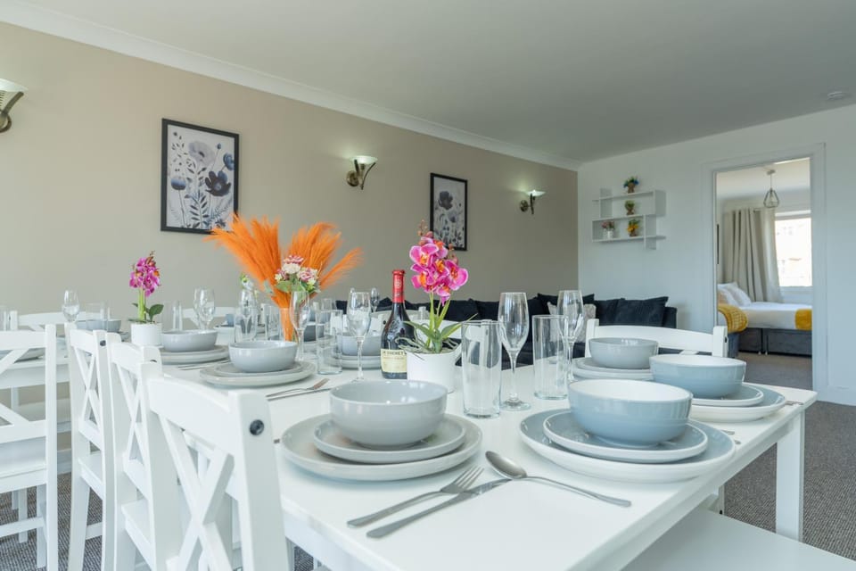 Open Mind Property - Four Bedroom House Apartment in Portsmouth