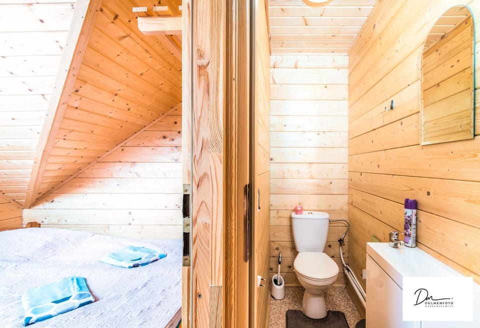 Toilet, Bed, Bedroom