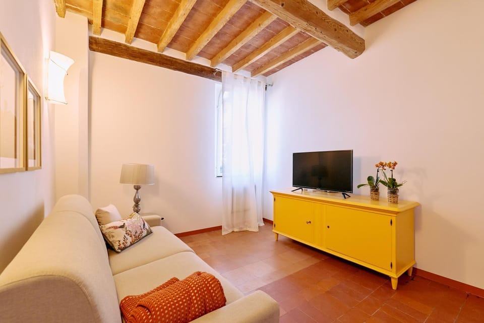 Living room, Evening entertainment, heating, internet, air conditioner