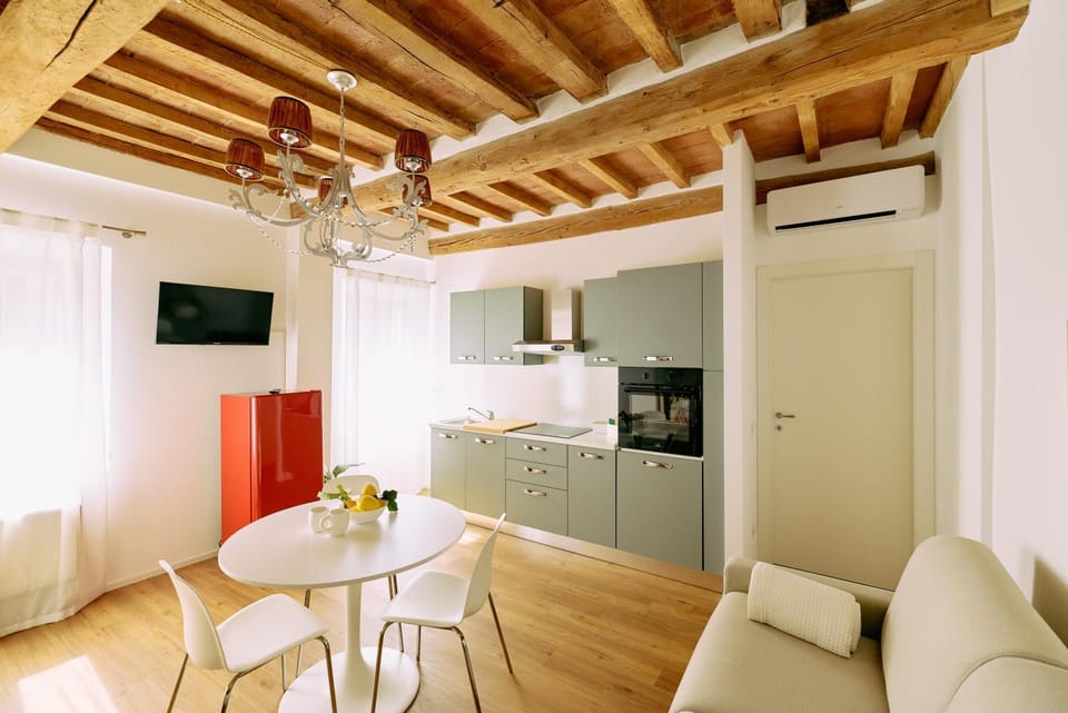 TV and multimedia, Kitchen or kitchenette, Living room, Dining area, dishwasher, heating, internet, oven, stove, washing machine, air conditioner