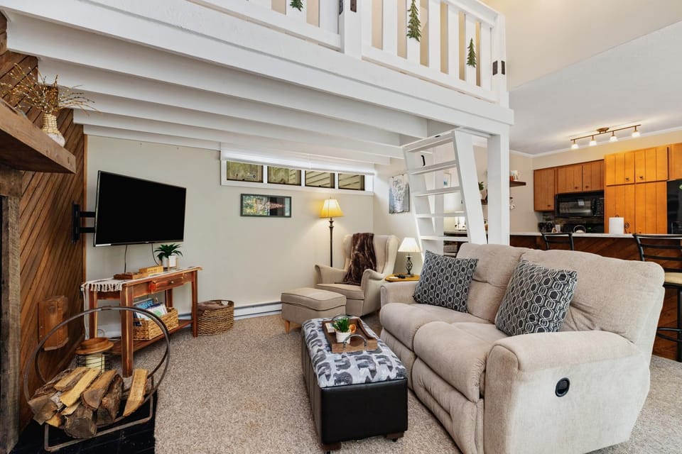 Tanners Ridge 37 with Wintergreen Advantage House in Nelson County
