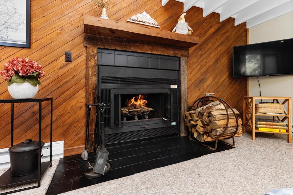 Tanners Ridge 37 with Wintergreen Advantage House in Nelson County
