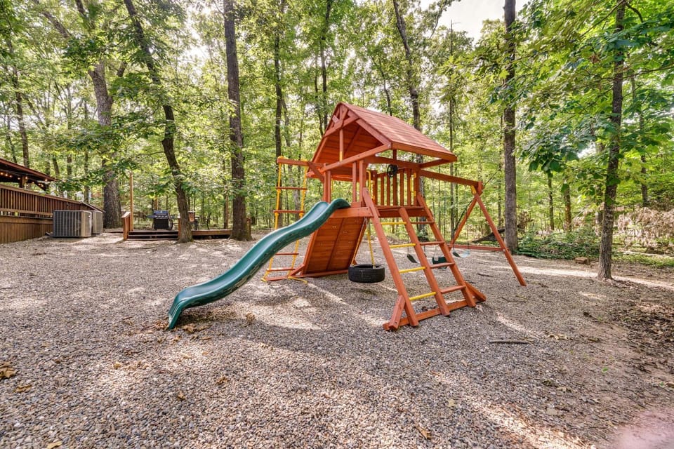 Near Choctaw Landing | 2 King Bedrooms | Game Loft House in Broken Bow