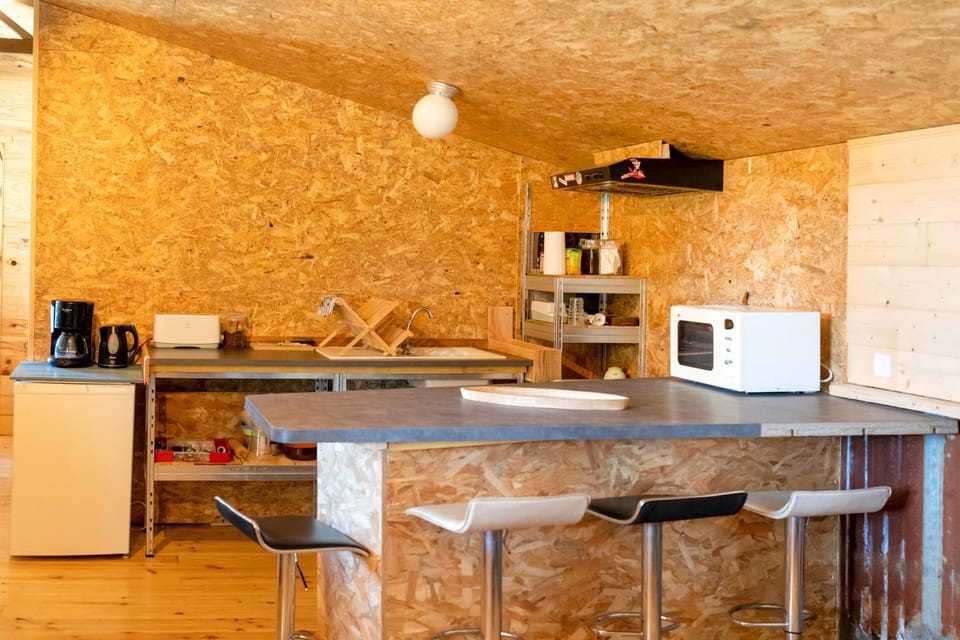 Kitchen or kitchenette, Living room