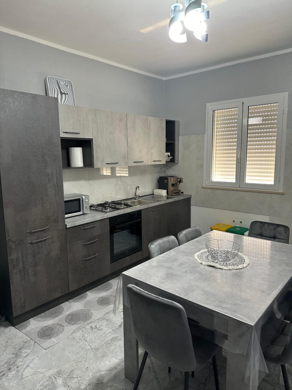 Kitchen or kitchenette, Dining area, oven, stove
