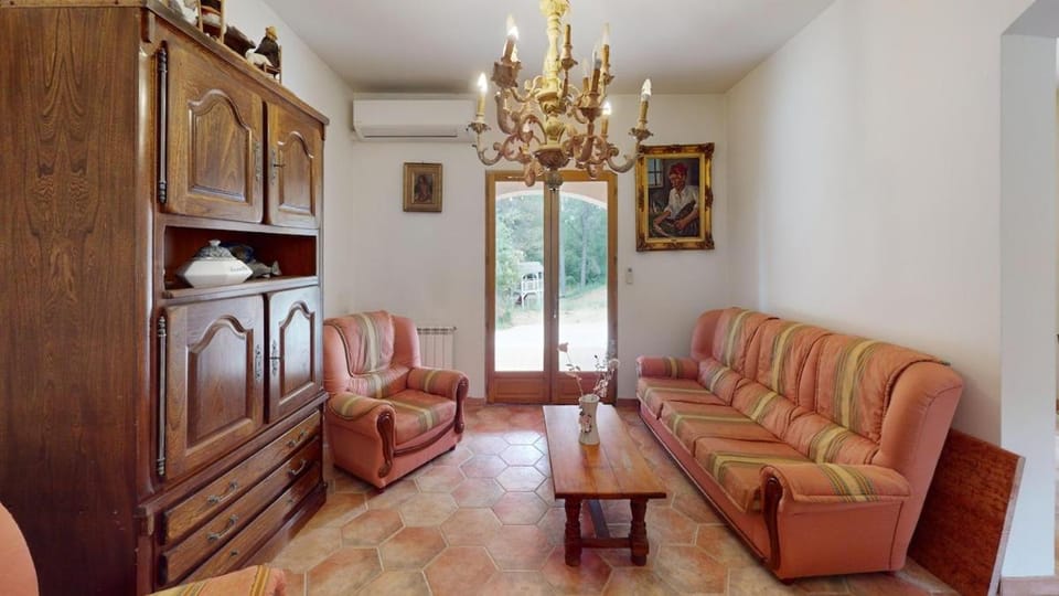 Living room, air conditioner