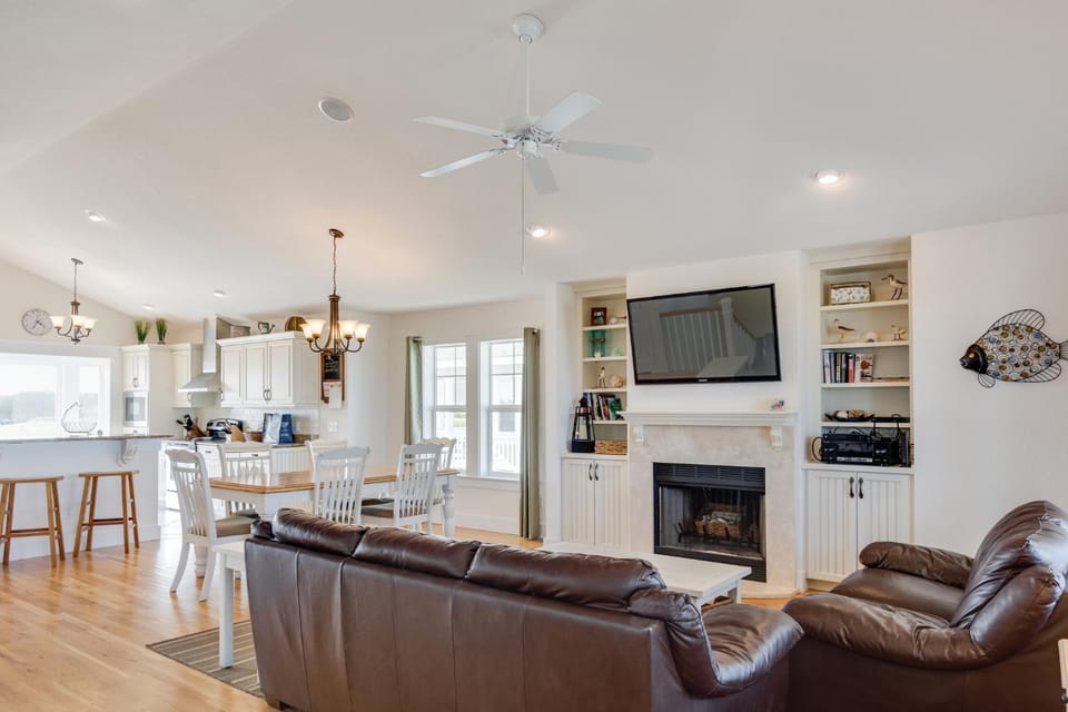 Hook, Wine And Sinker House in Corolla