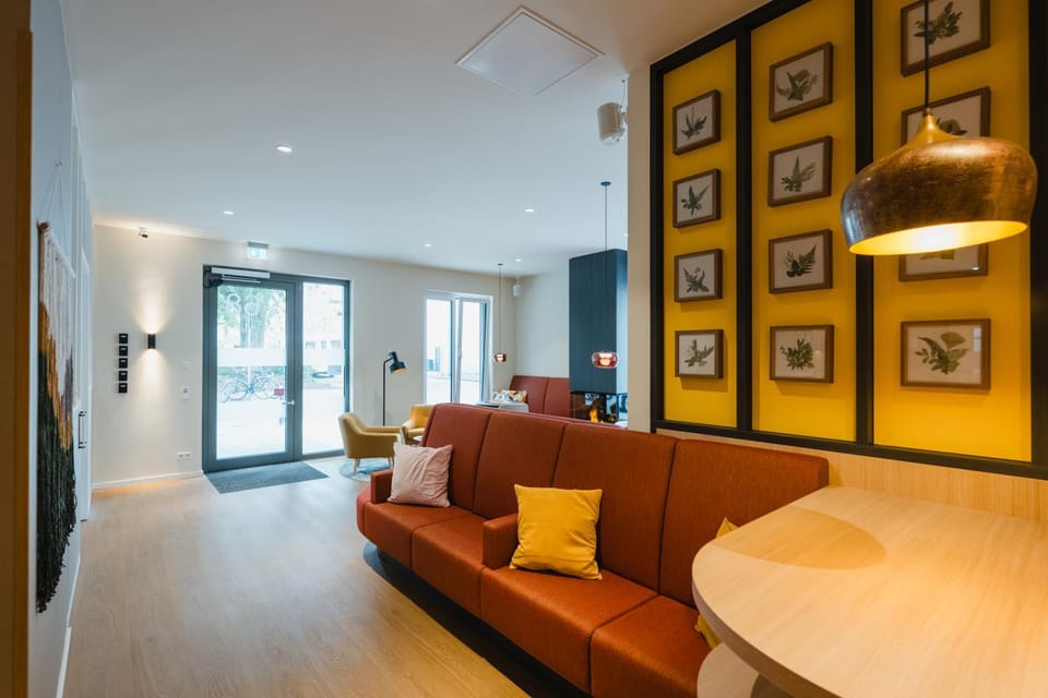 Communal lounge/ TV room, Lobby or reception