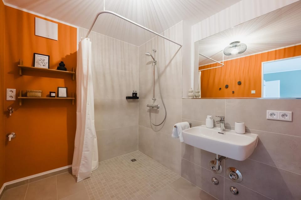 Shower, Bathroom, towels