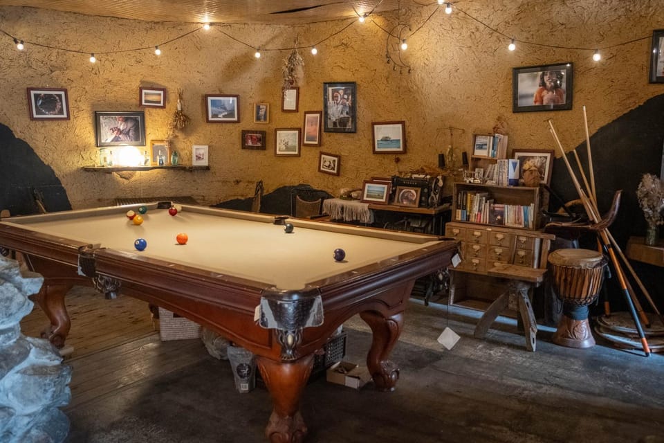 Billiard, Living room