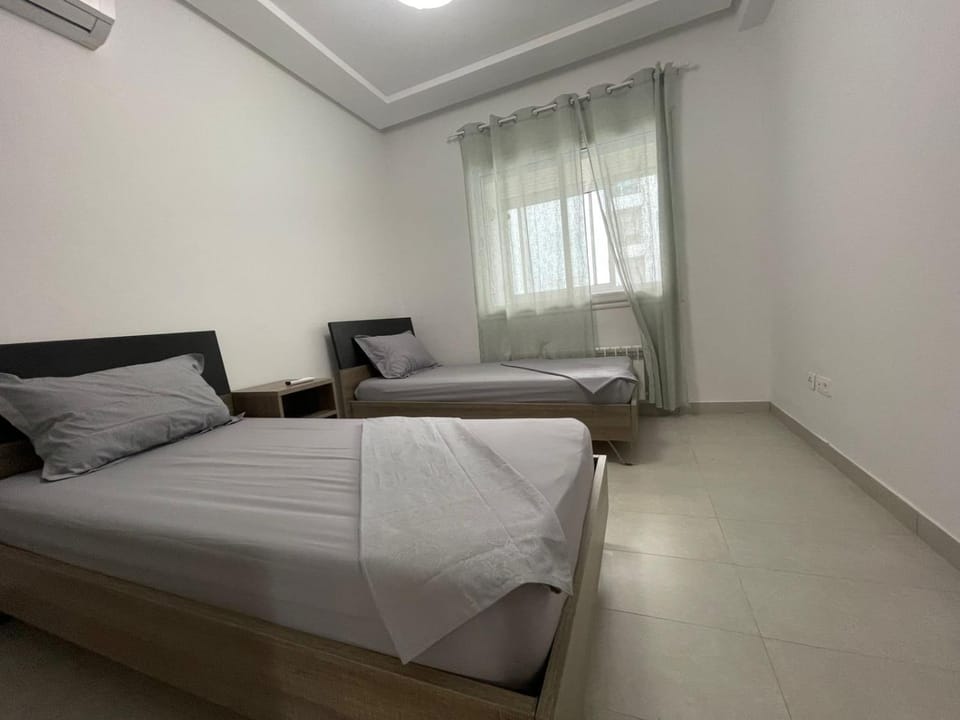 Bed, Photo of the whole room, Bedroom, air conditioner