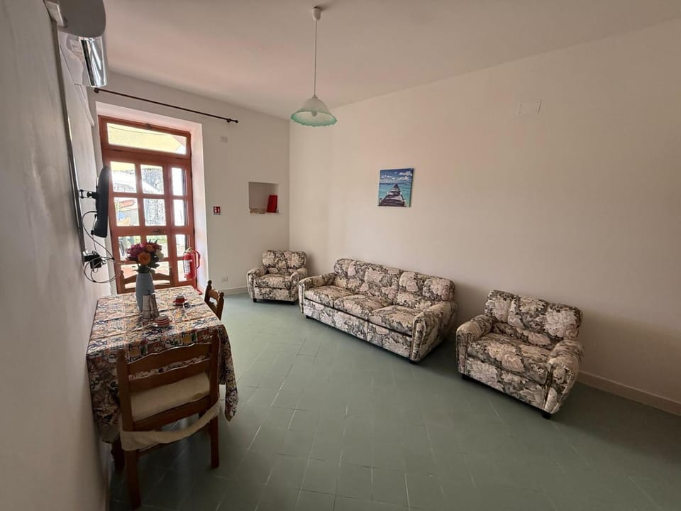 Casa Vacanze " 'A Chiazza" House in Campania
