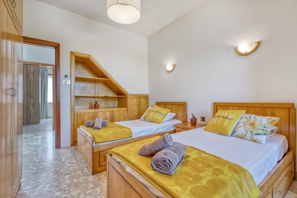 Bed, Photo of the whole room, Bedroom, towels, wardrobe