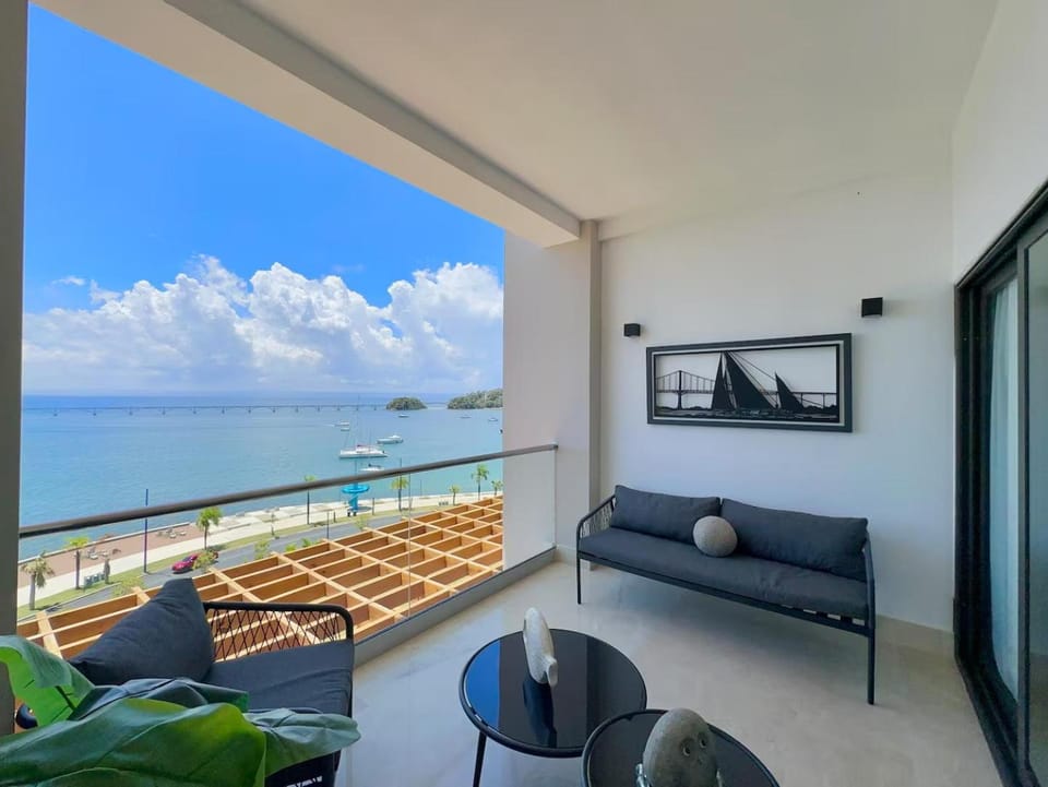 Natural landscape, Balcony/Terrace, Sea view