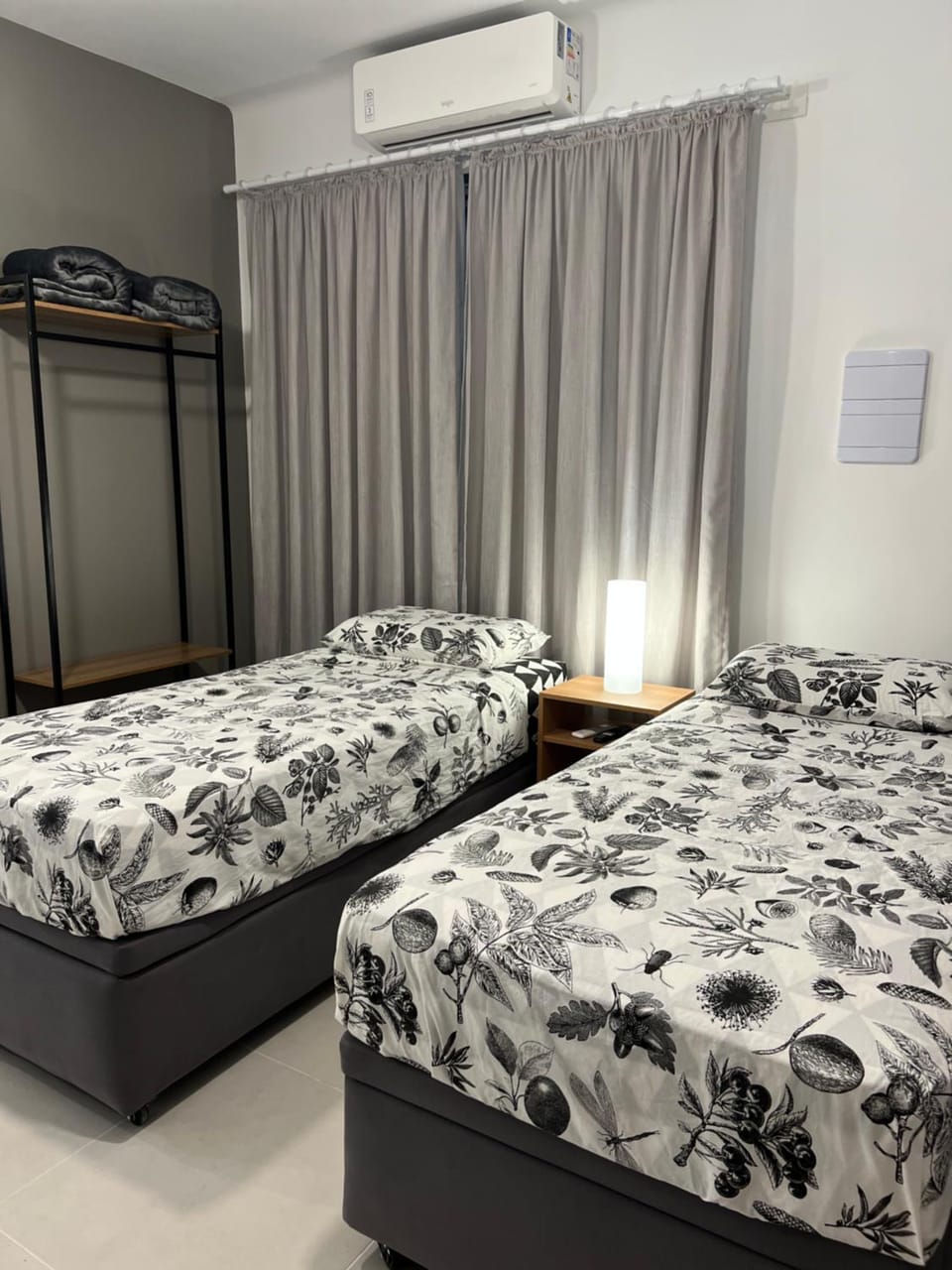 Bed, Photo of the whole room, Bedroom, air conditioner