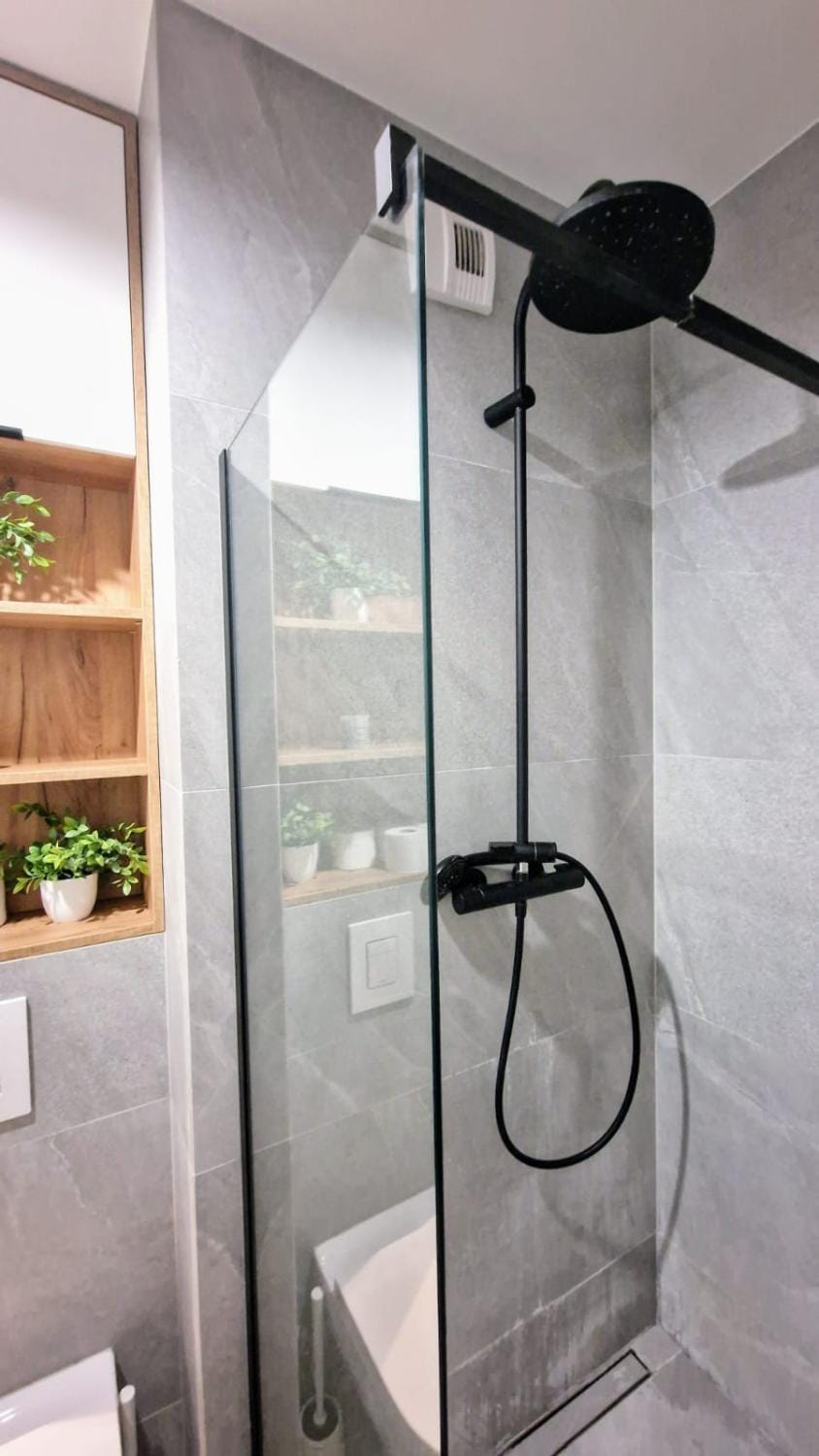 Shower, Bathroom