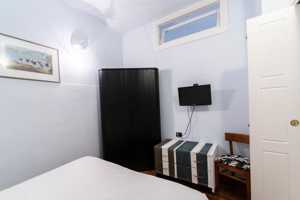 TV and multimedia, Bedroom, wardrobe