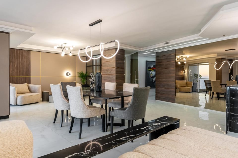 Seating area, Dining area