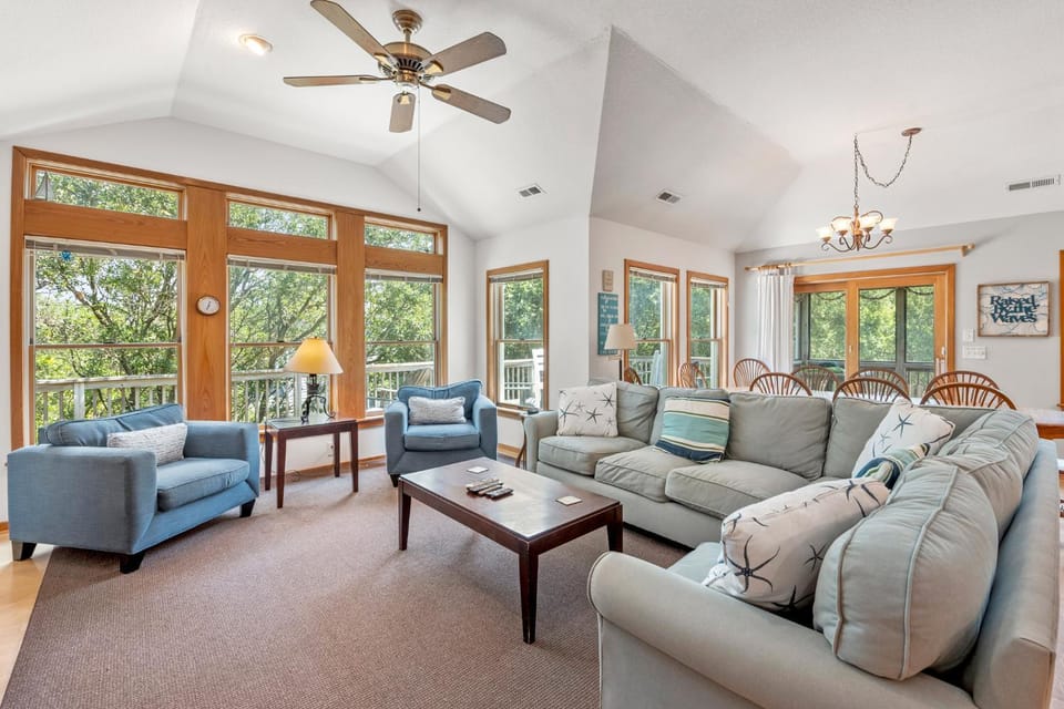 Dragonfly House in Southern Shores