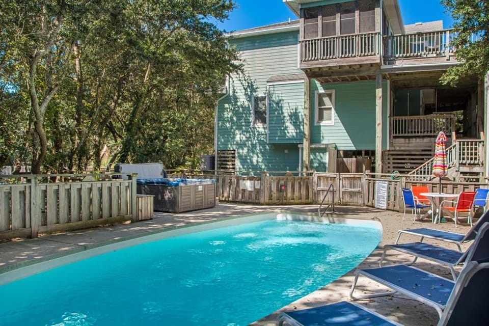 Dragonfly House in Southern Shores