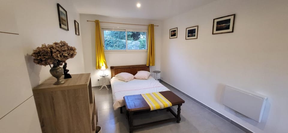 Sous le vieux figuier, chambre double indépendante Bed and Breakfast in Perpignan