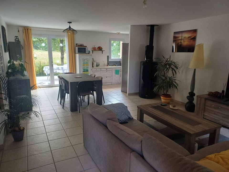 chambre chez un ami ! Vacation rental in Pays de la Loire