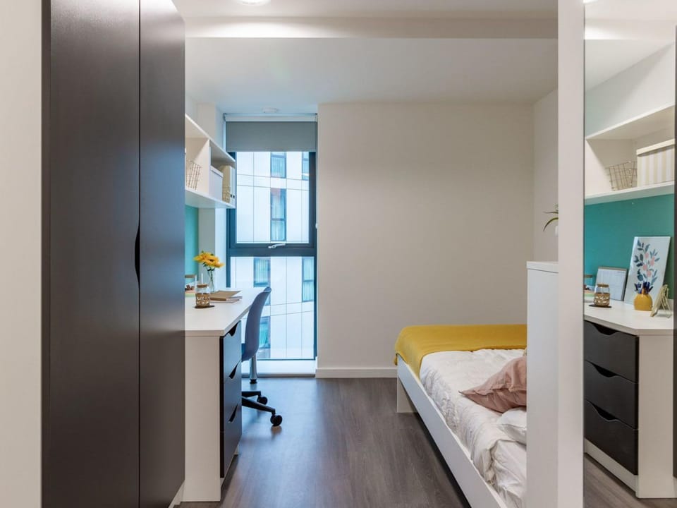 For Students Only Pavilion Court in Wembley Apartment in Wembley