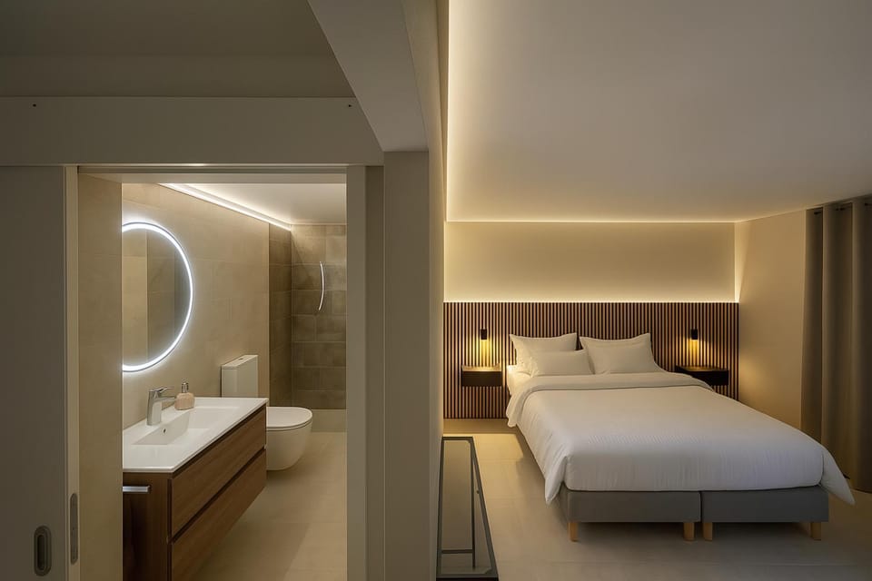 Bed, Bathroom, Photo of the whole room, Bedroom