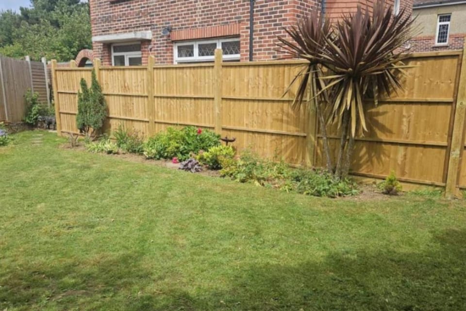3-Bedroom Home Pet Friendly House in Worthing