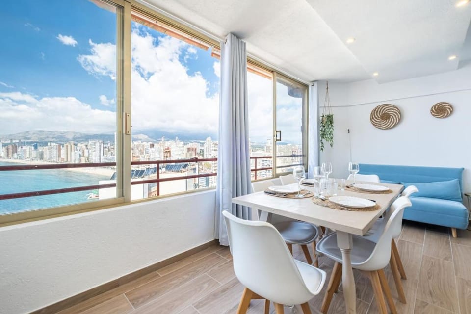 Natural landscape, View (from property/room), Balcony/Terrace, City view, Sea view