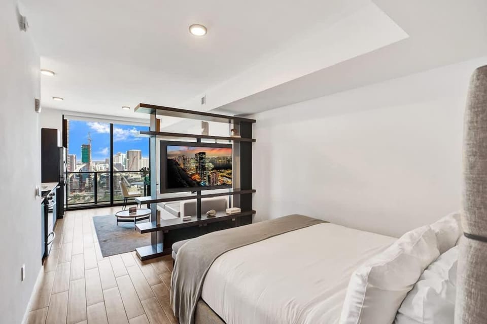 4604 Lux Miami Studio City and Bay Views Apartment in Miami