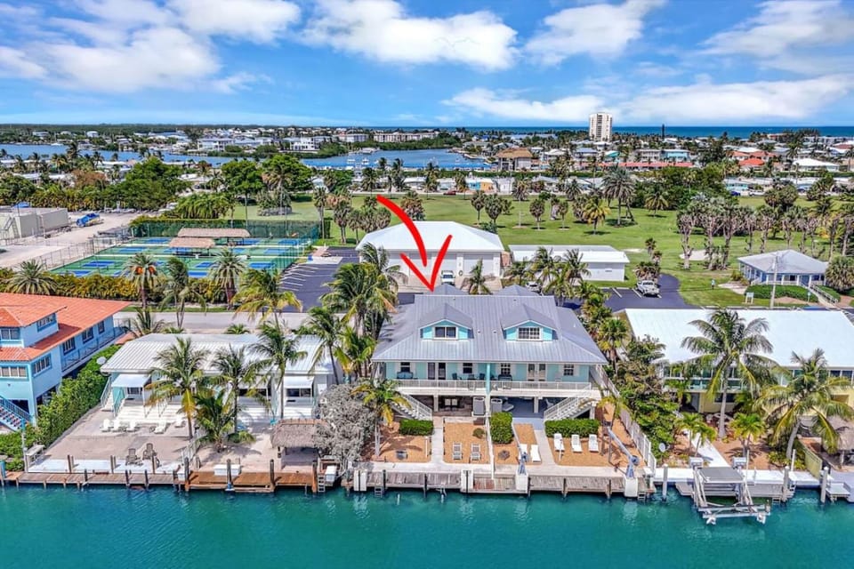 Sunny Waterfront Key Colony 3BR 3BA Villa w Dock House in Key Colony Beach