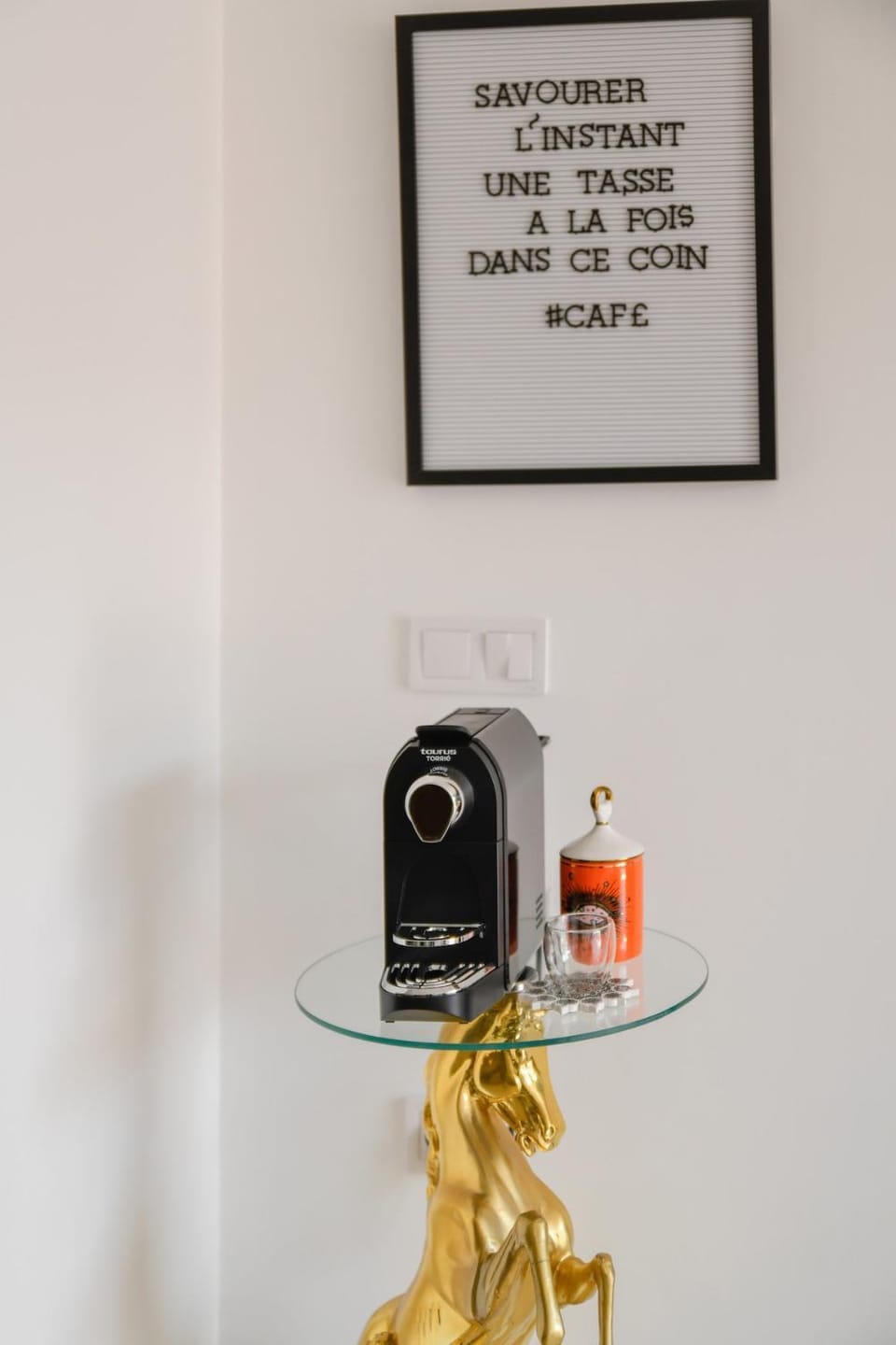 Cozy One-Bedroom Apart Wi-Fi, Netflix, and Balcony Apartment in Marrakesh