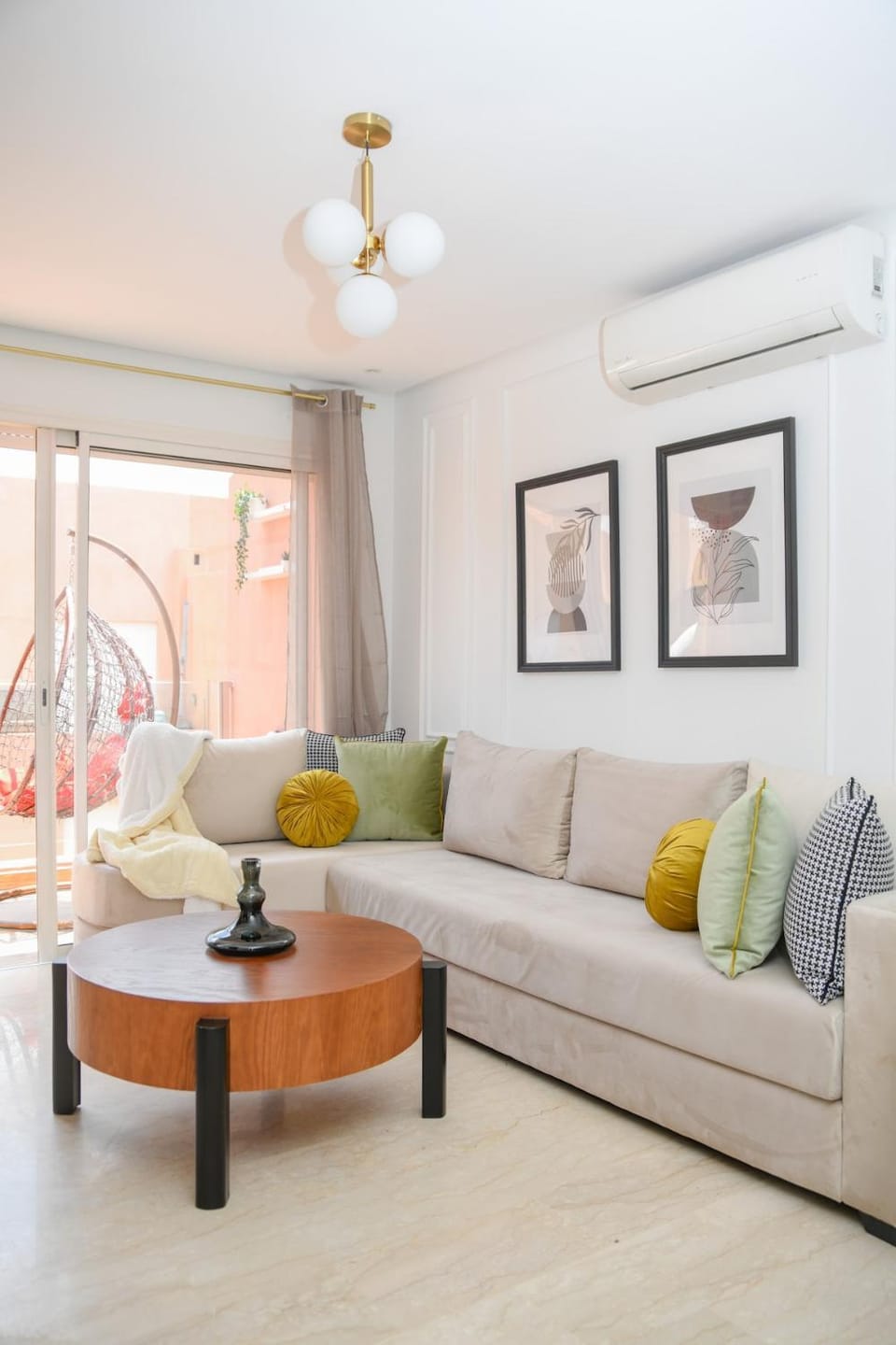 Cozy One-Bedroom Apart Wi-Fi, Netflix, and Balcony Apartment in Marrakesh