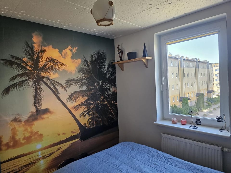 Bed, Decorative detail, Bedroom