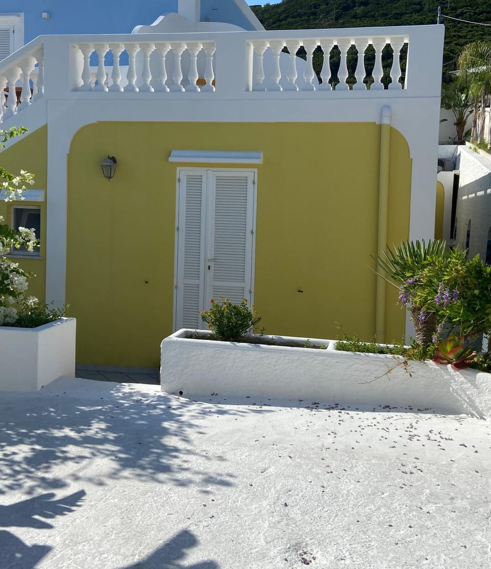 Oasi del Mare Apartment in Le Forna