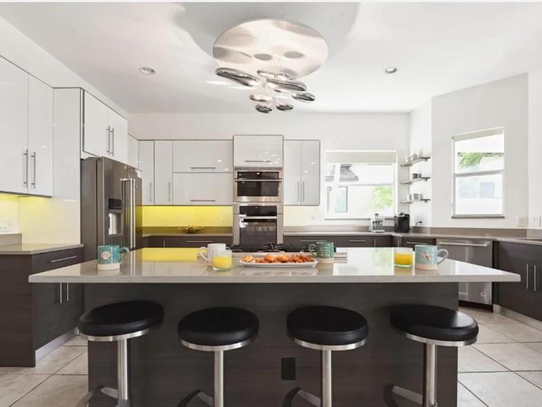 Stunning Sunsets and Waterfront Elegance - Sunset Shore on 28th - Roelens House in Sanibel Island