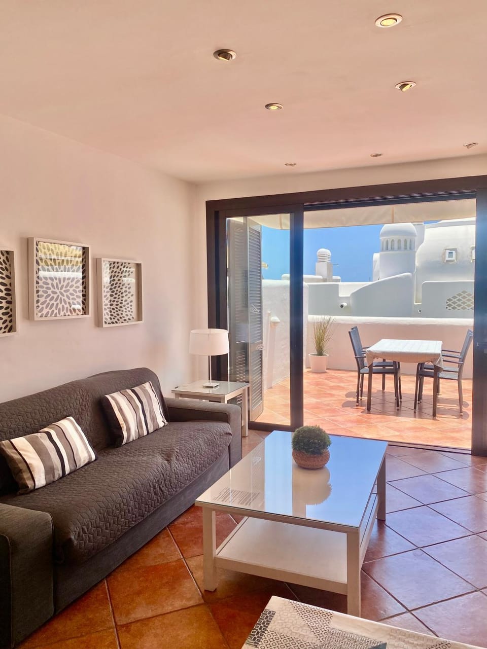 Living room, Dining area