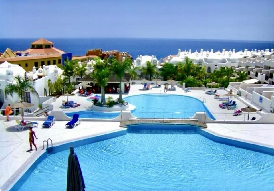 Pool view, Sea view, Swimming pool