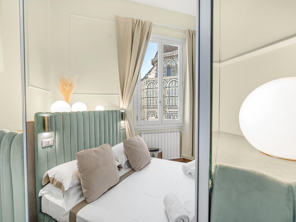 Four Seasons Duomo's Love Nest Apartment in Florence