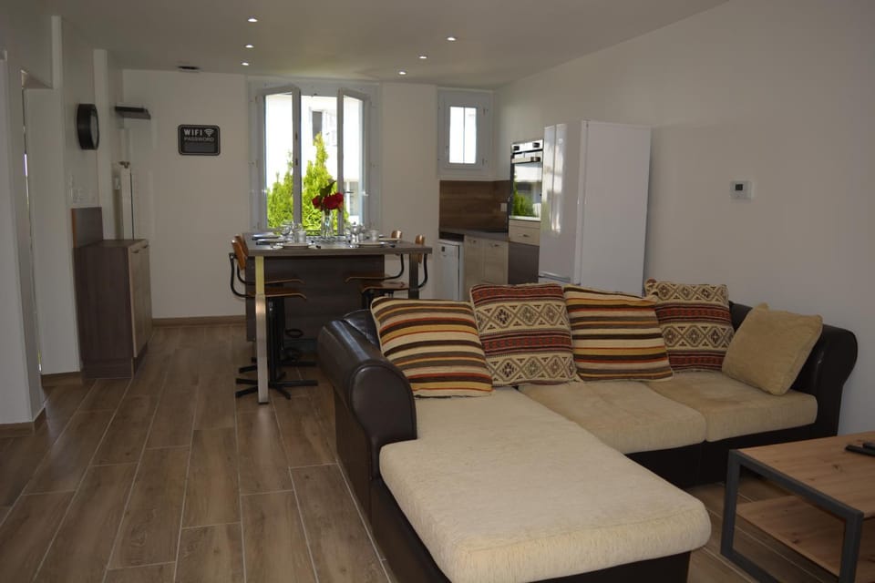Gitefaraday House in Saint-Nazaire
