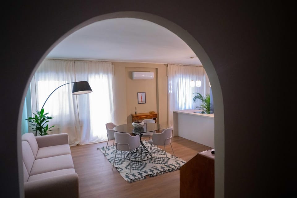 Dining area, Breakfast, Lunch, Dinner, air conditioner