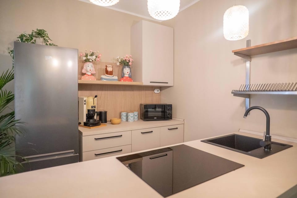 Dining area, Lunch, Dinner, kitchen, air conditioner
